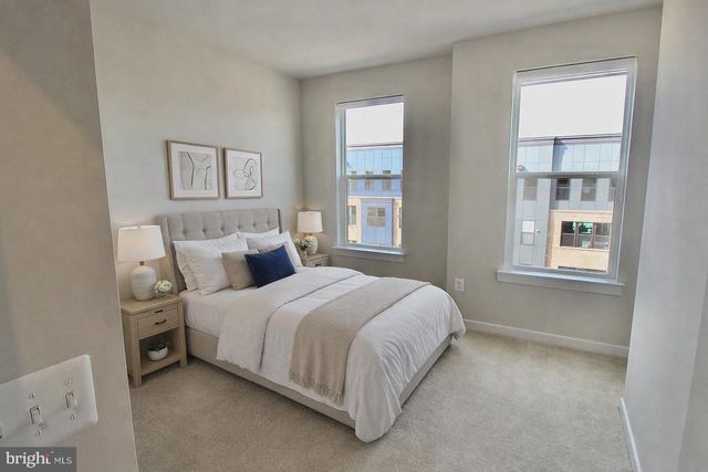 4619 OLIVINE DR, Chantilly, VA 20151