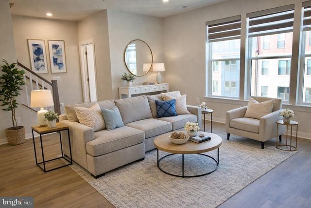 4619 OLIVINE DR, Chantilly, VA 20151