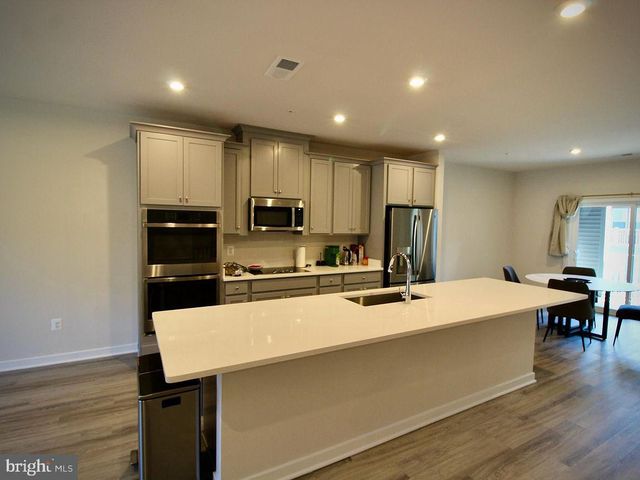 4619 OLIVINE DR, Chantilly, VA 20151