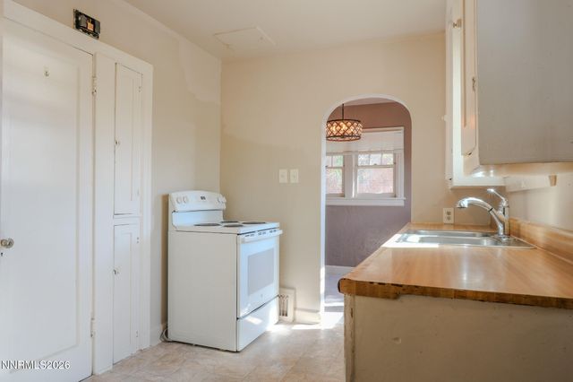 963 S Center Street, Reno, NV 89501