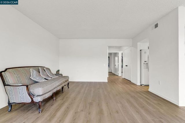 1108 Fairlawn Ct. 6, Walnut Creek, CA 94595