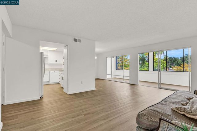 1108 Fairlawn Ct. 6, Walnut Creek, CA 94595