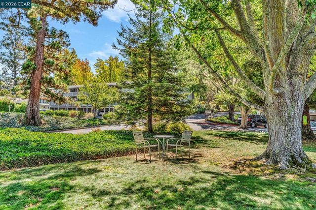 1108 Fairlawn Ct. 6, Walnut Creek, CA 94595