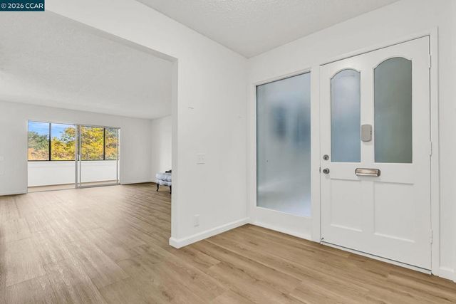 1108 Fairlawn Ct. 6, Walnut Creek, CA 94595