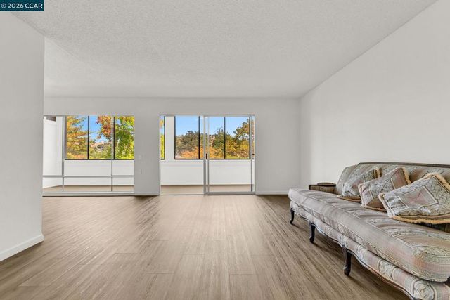 1108 Fairlawn Ct. 6, Walnut Creek, CA 94595