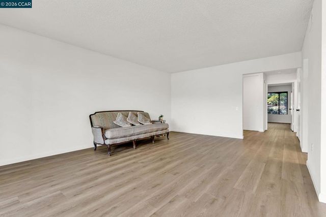 1108 Fairlawn Ct. 6, Walnut Creek, CA 94595