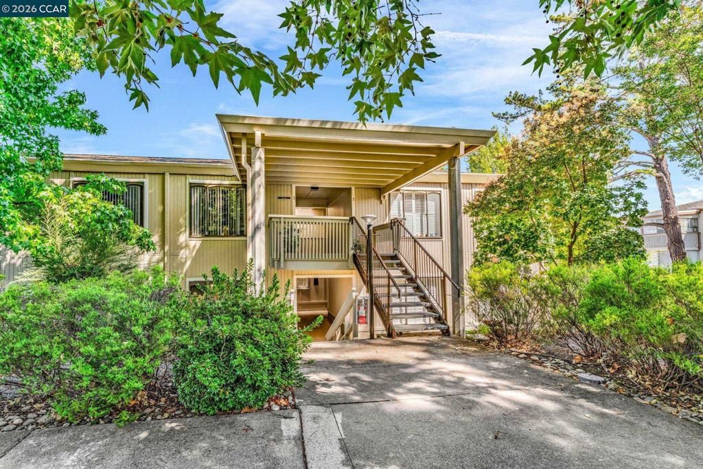 1108 Fairlawn Ct. 6, Walnut Creek, CA 94595