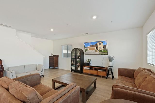 10368 Tower Hill Dr, Stockton, CA 95219