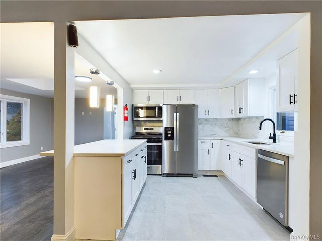 115 Clinton Avenue, Patchogue, NY 11772