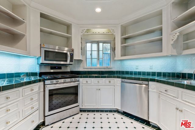 877 Montecito Drive, Los Angeles, CA 90031