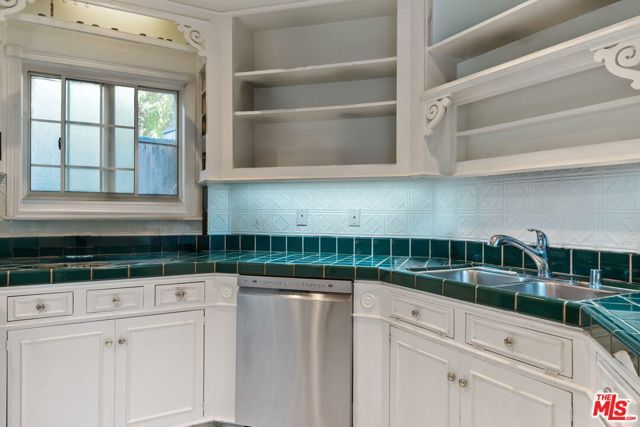 877 Montecito Drive, Los Angeles, CA 90031