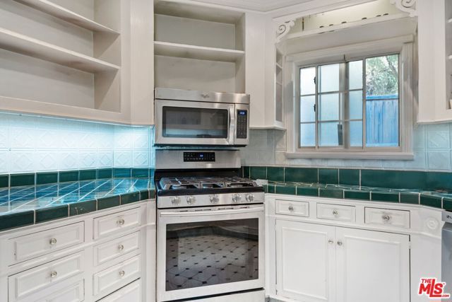 877 Montecito Drive, Los Angeles, CA 90031
