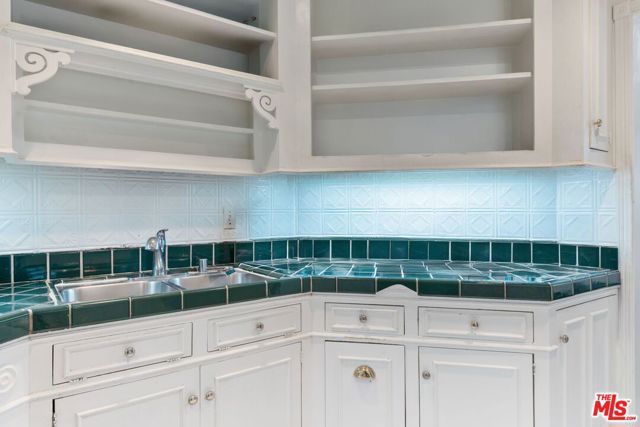 877 Montecito Drive, Los Angeles, CA 90031