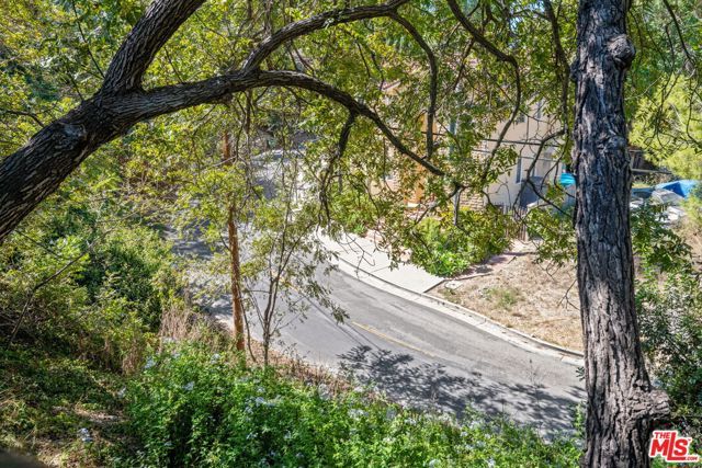 877 Montecito Drive, Los Angeles, CA 90031