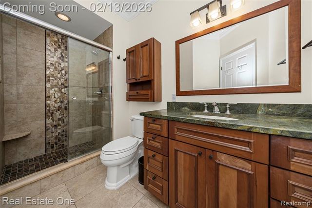 38282 Saratoga Circle, Farmington Hills, MI 48331