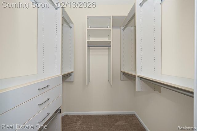 38282 Saratoga Circle, Farmington Hills, MI 48331