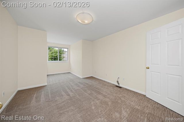 38282 Saratoga Circle, Farmington Hills, MI 48331