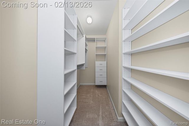 38282 Saratoga Circle, Farmington Hills, MI 48331