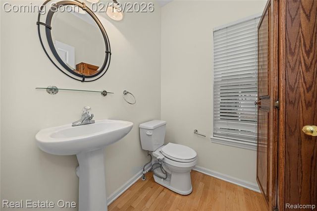 38282 Saratoga Circle, Farmington Hills, MI 48331