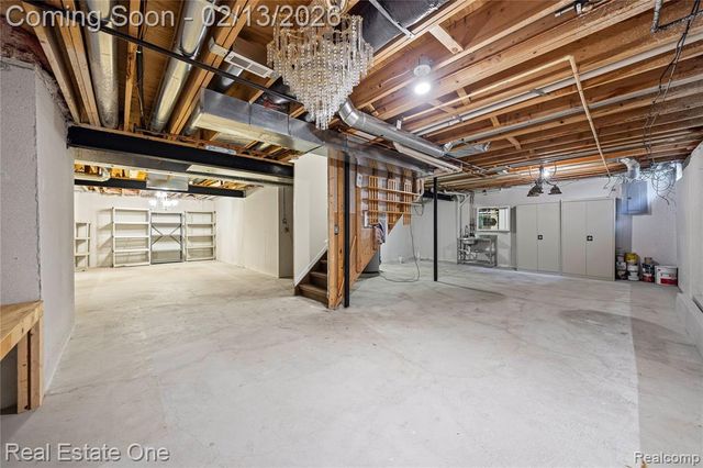 38282 Saratoga Circle, Farmington Hills, MI 48331