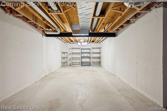 38282 Saratoga Circle, Farmington Hills, MI 48331