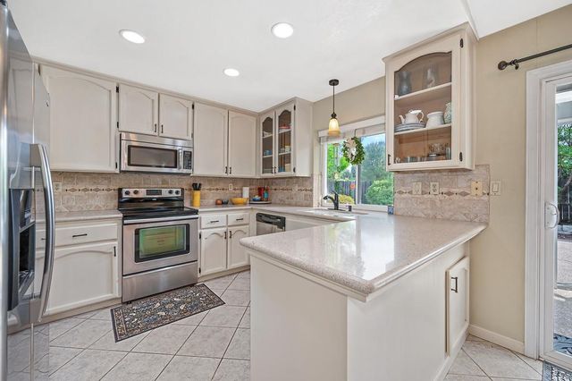 430 Flower Dr, Folsom, CA 95630