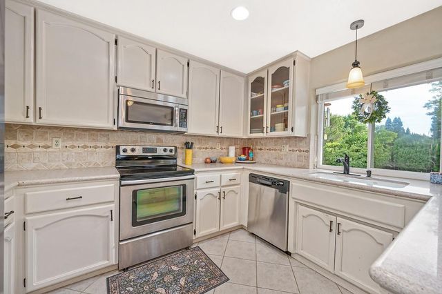 430 Flower Dr, Folsom, CA 95630