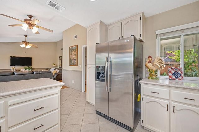 430 Flower Dr, Folsom, CA 95630