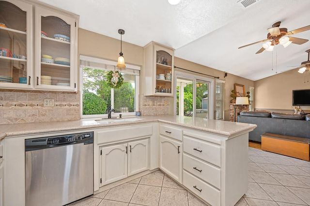 430 Flower Dr, Folsom, CA 95630