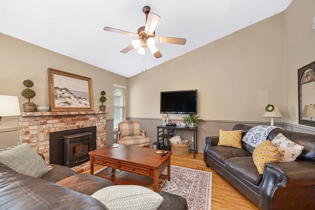 430 Flower Dr, Folsom, CA 95630