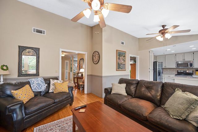 430 Flower Dr, Folsom, CA 95630