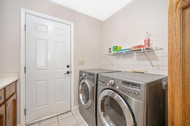 430 Flower Dr, Folsom, CA 95630