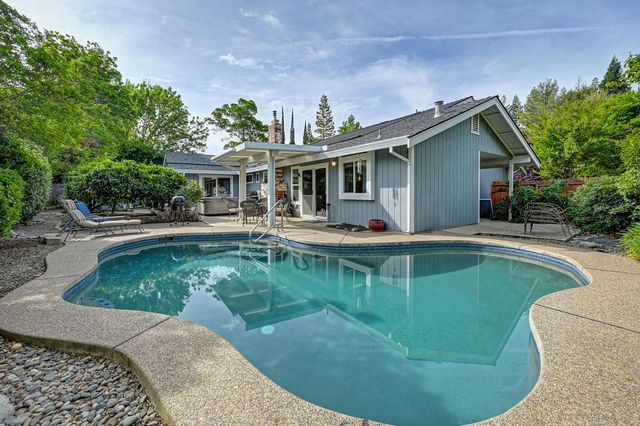 430 Flower Dr, Folsom, CA 95630