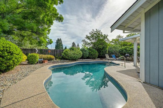 430 Flower Dr, Folsom, CA 95630