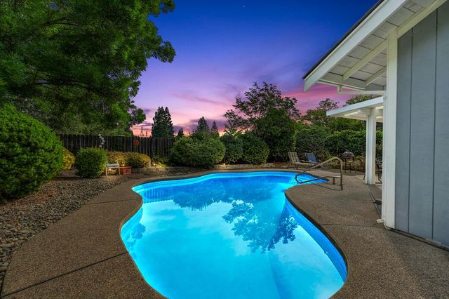 430 Flower Dr, Folsom, CA 95630