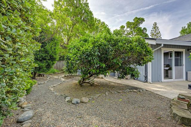 430 Flower Dr, Folsom, CA 95630