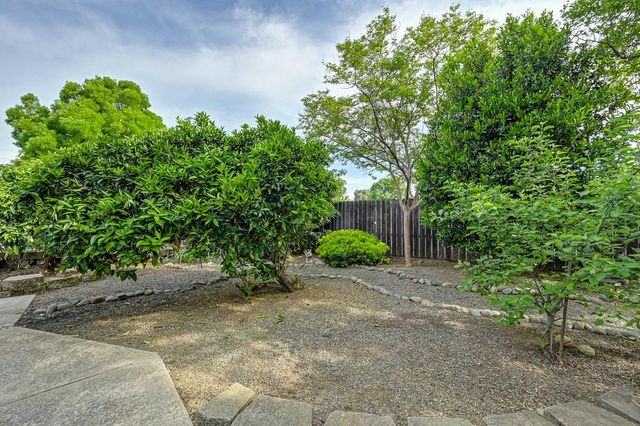 430 Flower Dr, Folsom, CA 95630