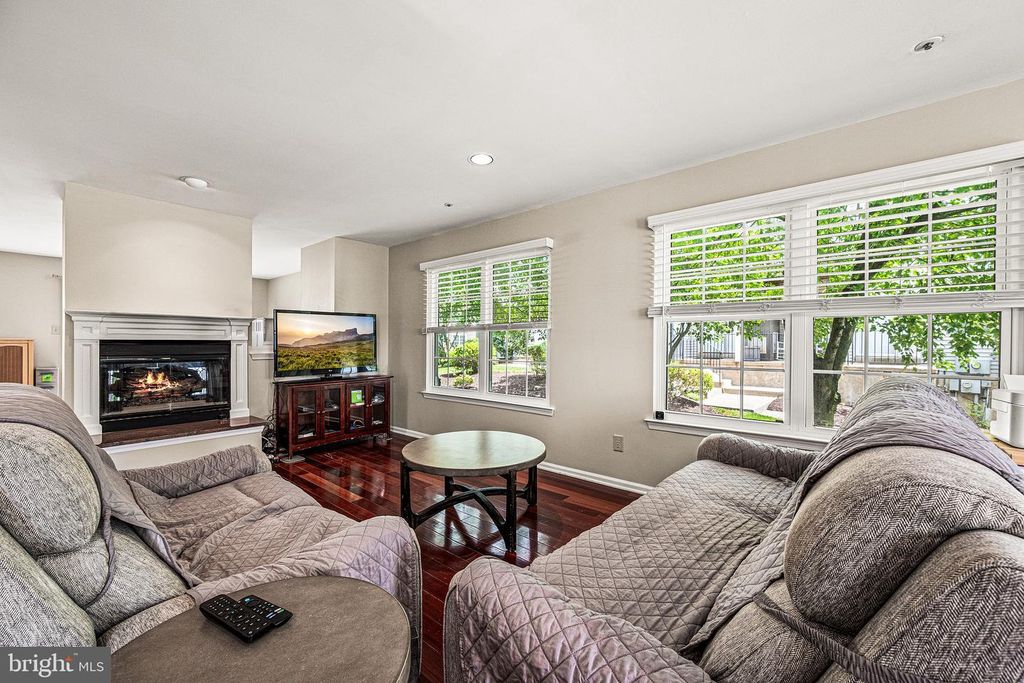 342 HUNTINGTON CT, WEST CHESTER, PA 19380 — photo 2