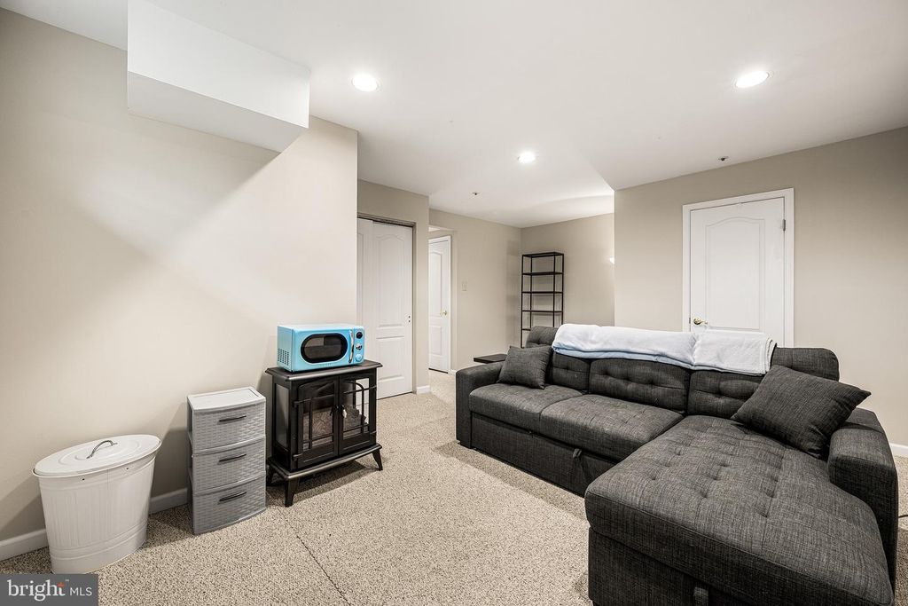342 HUNTINGTON CT, WEST CHESTER, PA 19380 — photo 4