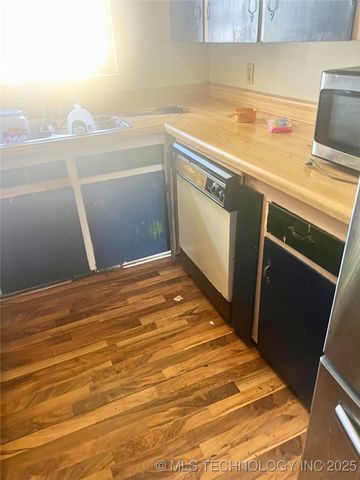 202 Bradley Place, Bartlesville, OK 74006