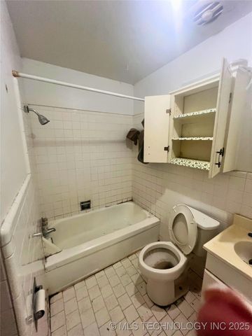 202 Bradley Place, Bartlesville, OK 74006