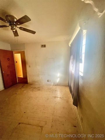 202 Bradley Place, Bartlesville, OK 74006