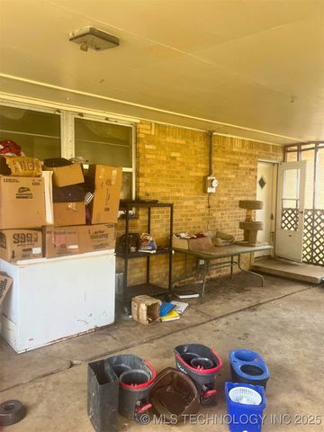 202 Bradley Place, Bartlesville, OK 74006