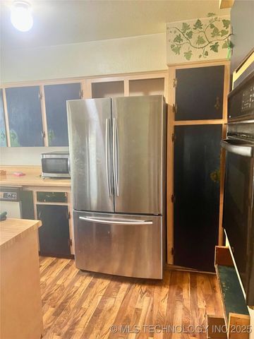 202 Bradley Place, Bartlesville, OK 74006