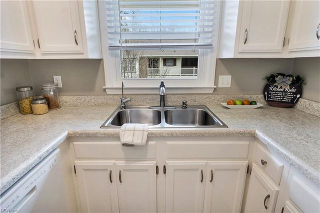 310 Patriot Ln Unit F, Williamsburg, VA 23185
