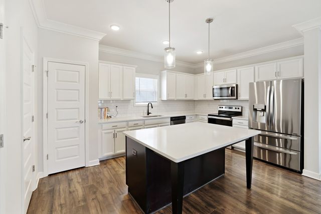 638 Parkvue Place Dr, Nashville, TN 37221