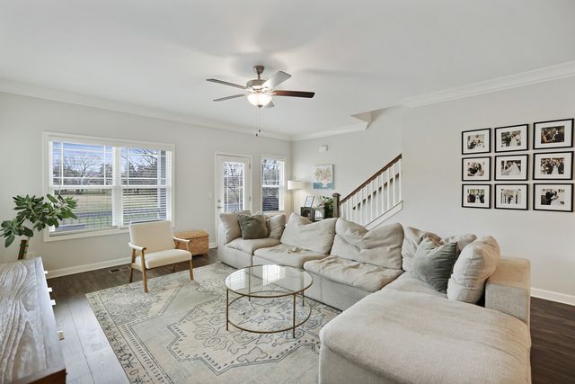 638 Parkvue Place Dr, Nashville, TN 37221