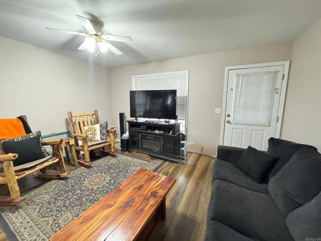 706 Parks Street, Mountain View, AR 72560