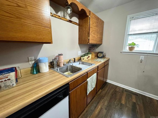 706 Parks Street, Mountain View, AR 72560