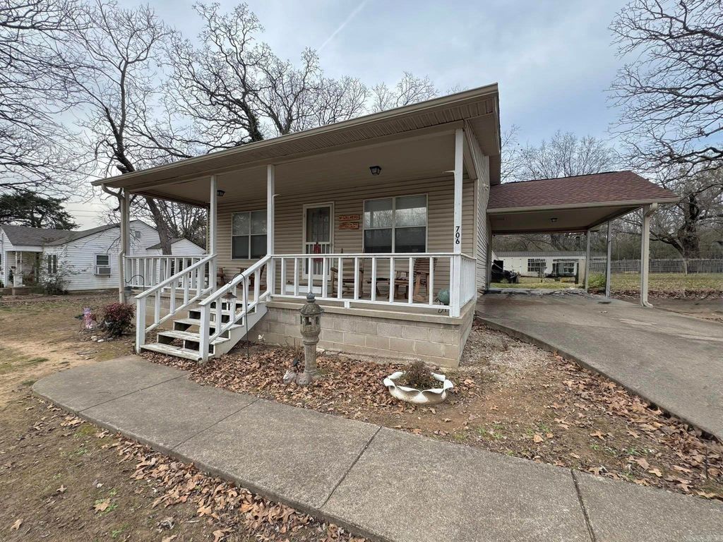 706 Parks Street, Mountain View, AR 72560